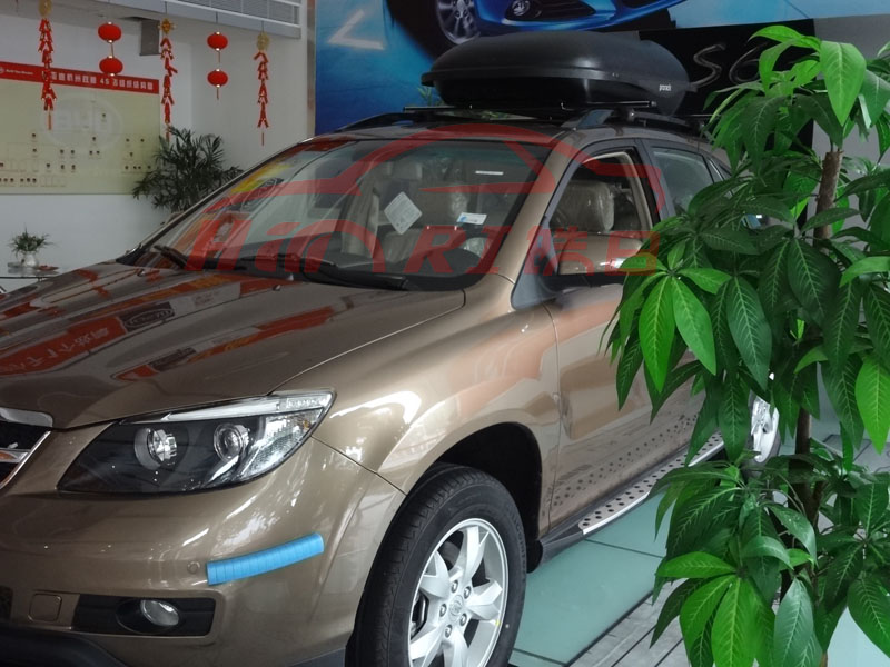 比亚迪S6行李箱